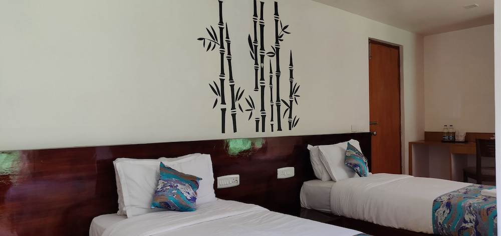 Deluxe Room, 2 Twin Beds, Non Smoking photo 1