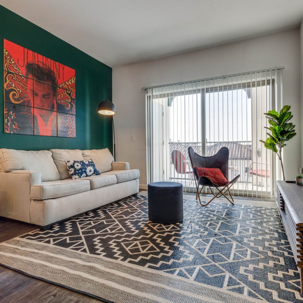Apartment photo 1