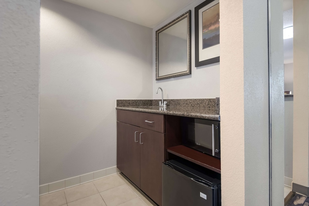 Suite, 1 King Bed, Non Smoking, Refrigerator & Microwave (Separate Living Room;with Sofabed) - Photo 1