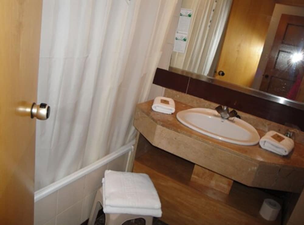 Standard Triple Room (with extra bed) - Photo 5
