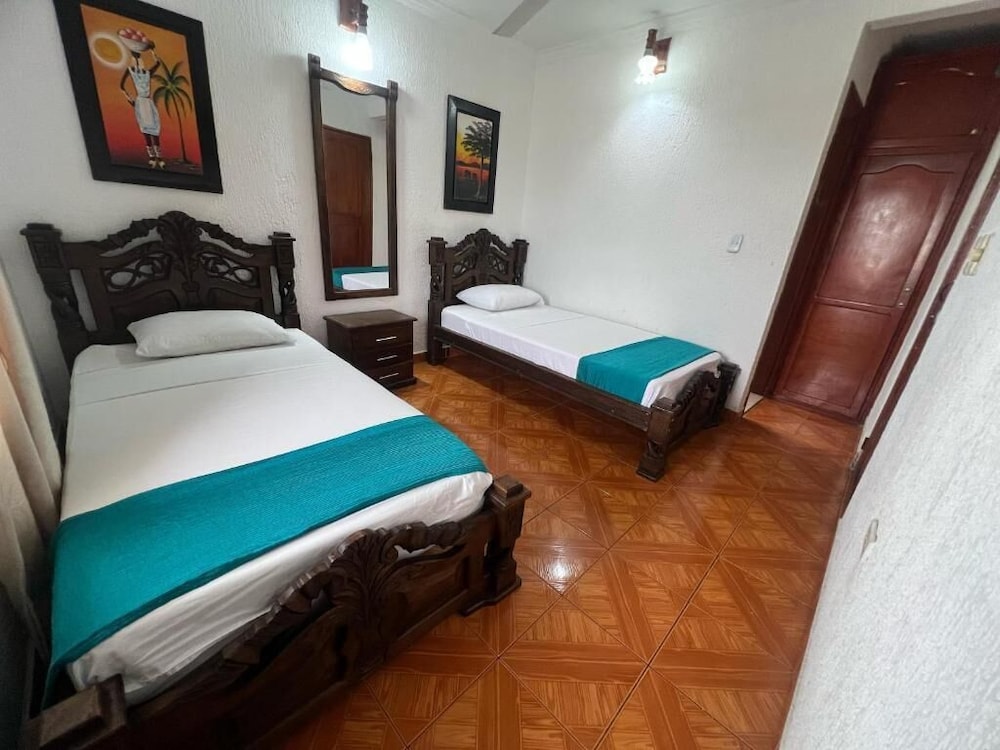 Economy Twin Room, Multiple Beds