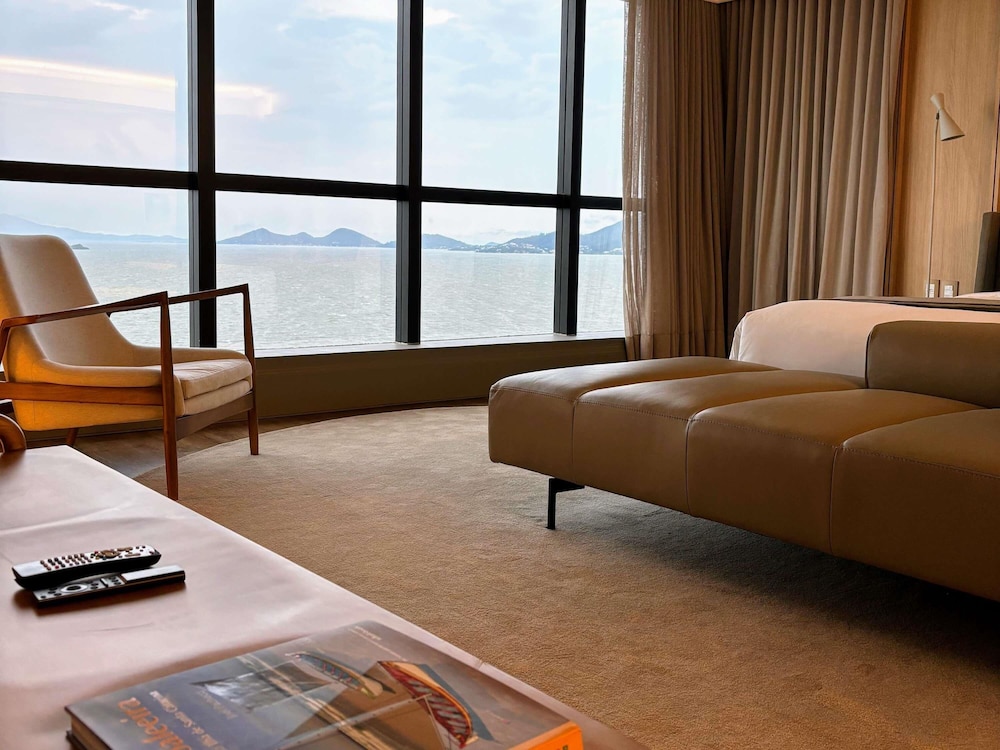 Superior Suite, 1 King Bed
