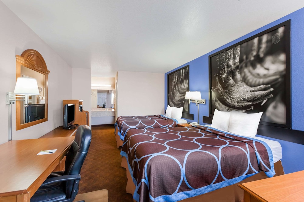 Room, 2 Queen Beds, Smoking