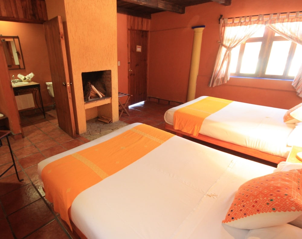 Standard Room, 2 Double Beds, City View photo 3