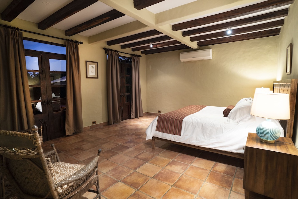 Superior Deluxe 1 Cama Doble, Vista Parcial al Océano