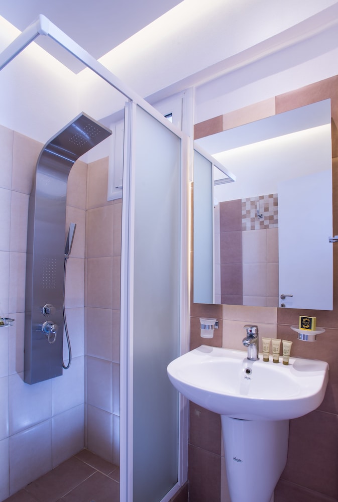 Classic Double Room, Sea View - Photo 7