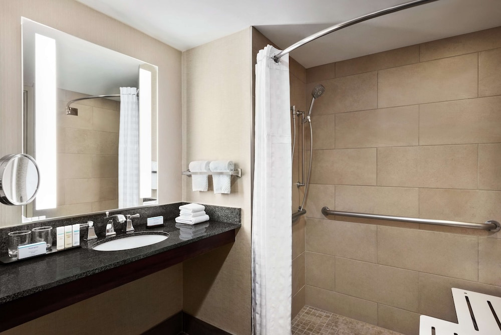 Suite, 2 Double Beds, Non Smoking - Photo 6