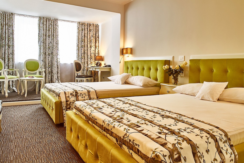 Deluxe Family PLUS Room - Photo 3