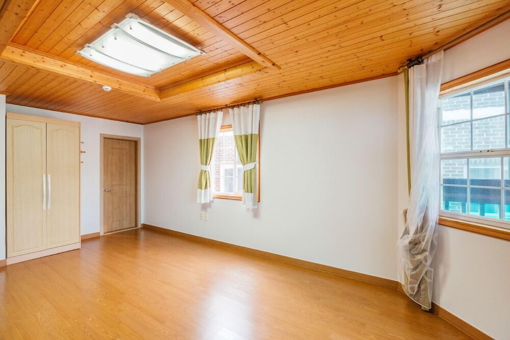 Room (Gookhwa) - Photo 6