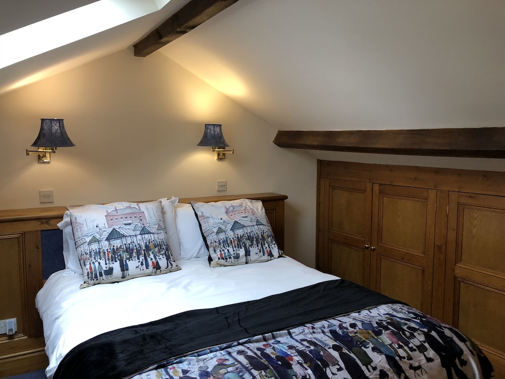 Deluxe Suite, 1 Double Bed, Jetted Tub photo 1