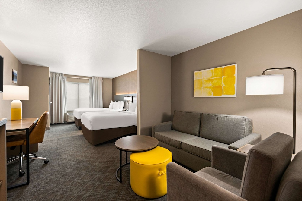 Suite, Multiple Beds, Accessible, Non Smoking - Photo 1