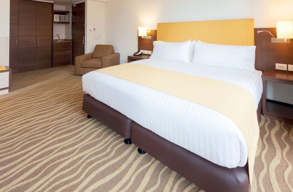 Standard Room, 1 Queen Bed photo 2