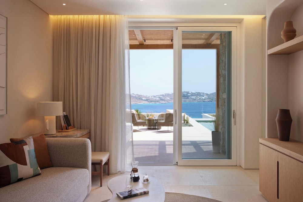 The Coast Grand Suite with Pool and Sea View photo 3