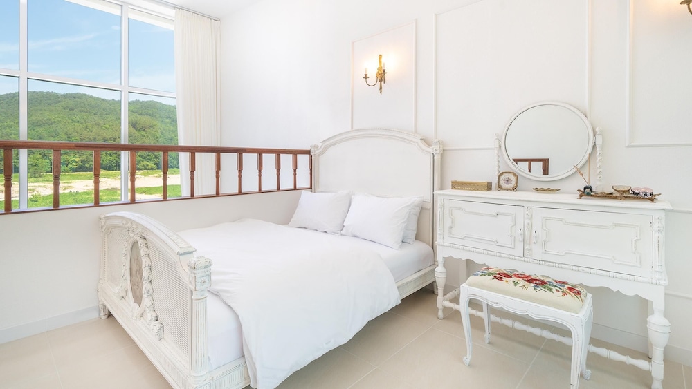 Basic Room, 1 Bedroom (Bluerose)