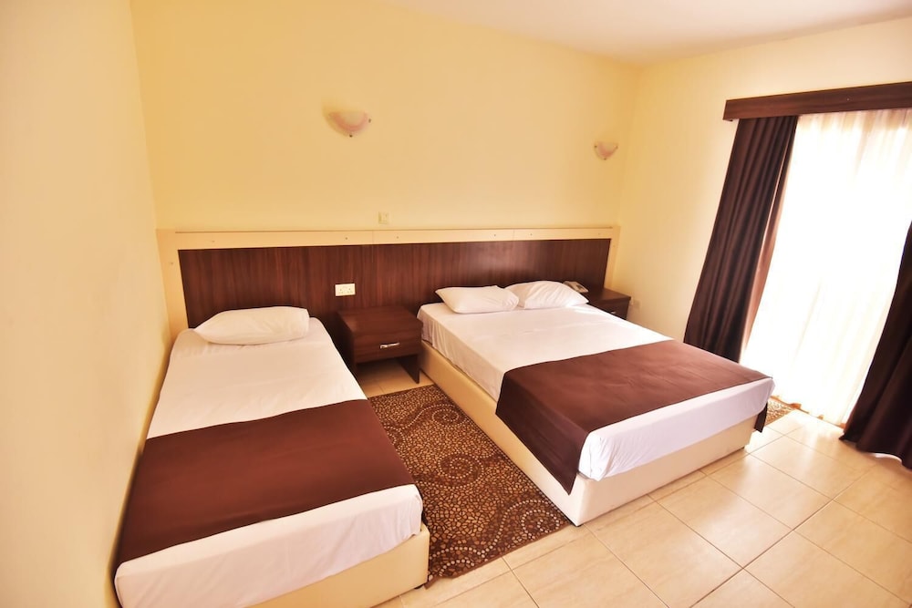 Standard Room photo 2