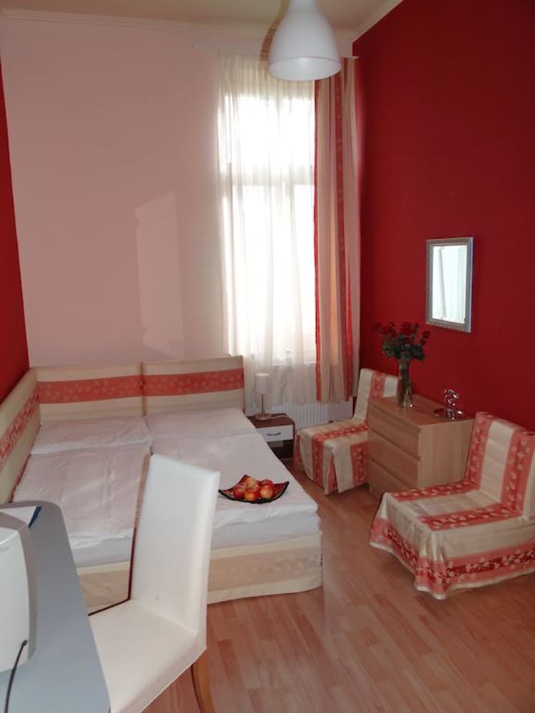 Family Apartment photo 2
