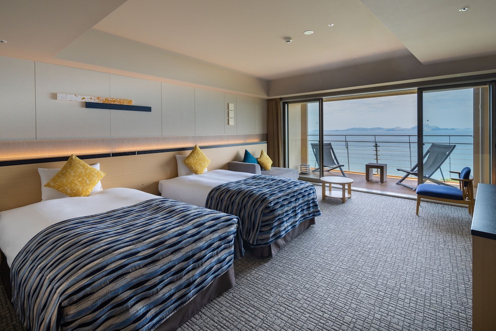 Club Floor Twin (With Semi-Open-Air Bath & Deck) Non Smoking