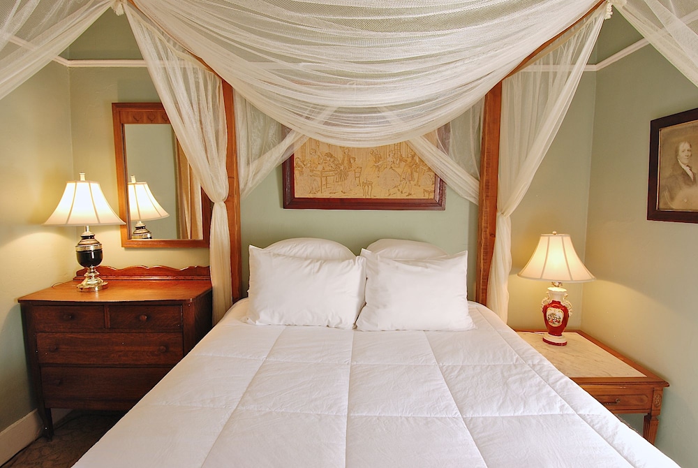 Superior Suite, 2 Queen Beds photo 3