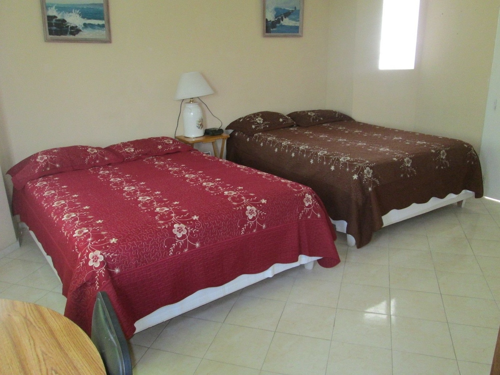 Triple Room, Multiple Beds, Mountain View photo 2