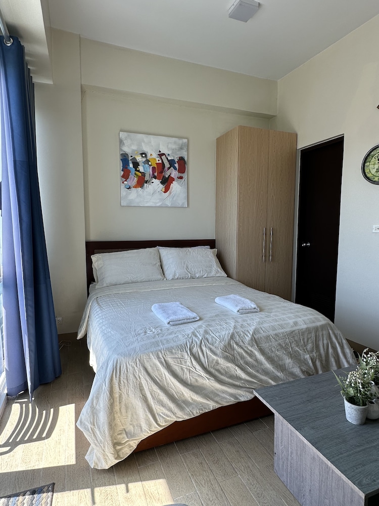 Exclusive Condo, 1 Queen Bed, Accessible, Balcony photo 1