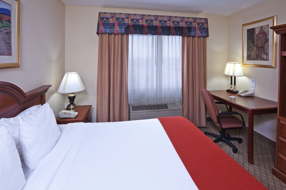 Standard Room, 1 King Bed, Accessible (Mobility) - Photo 2