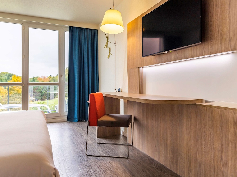 Standard Room, 1 Queen Bed with Sofa bed, Balcony