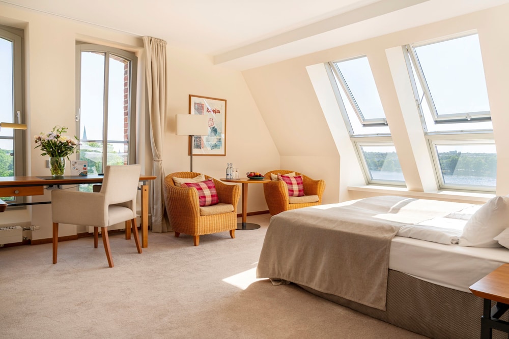 Studio Suite, Lakeside photo 3