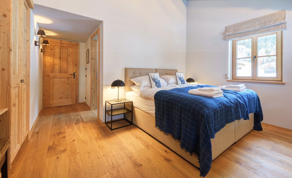 Luxury Apartment photo 2