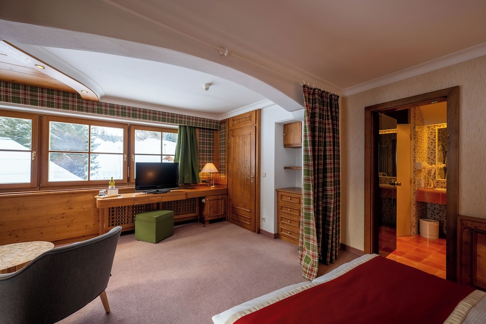 Deluxe Triple Room, 1 Double Bed with Sofa bed, Balcony photo 2