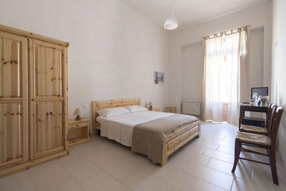 Basic Double Room, 1 Queen Bed (tre) photo 1