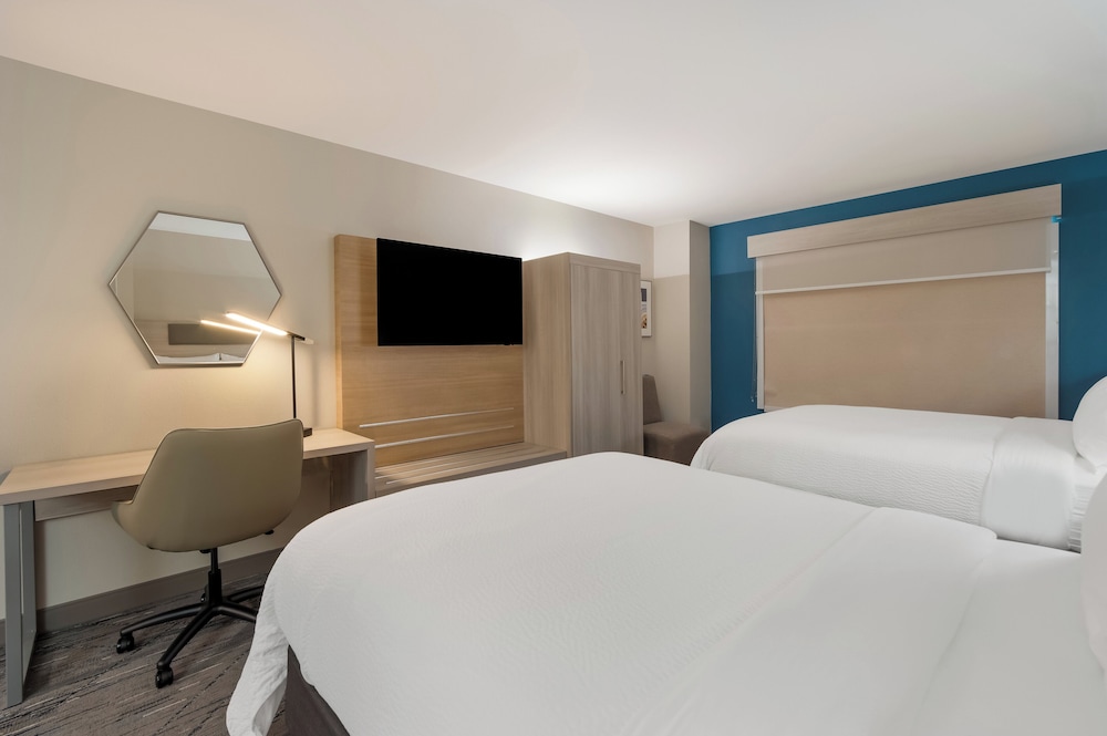 Suite, 2 Queen Beds (Extra Floor Space)