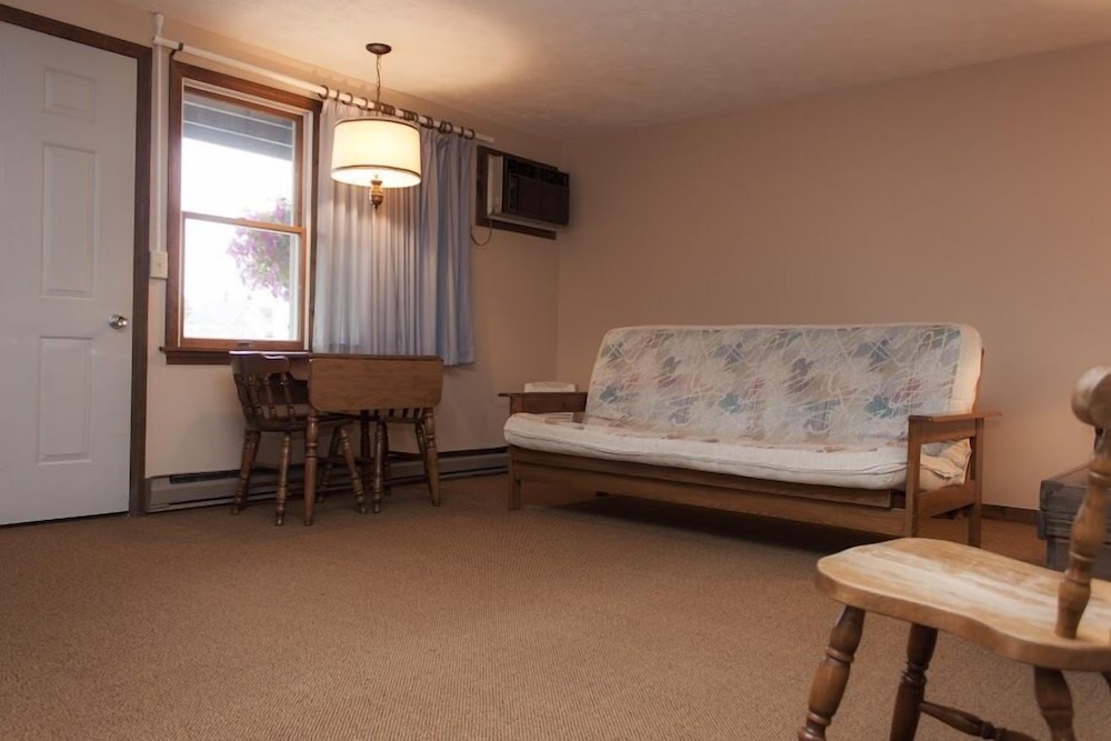 Air Conditioned Motel Suite, Non Smoking photo 2