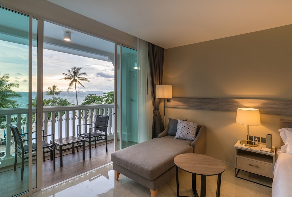 Deluxe Room, 1 King Bed, Ocean View photo 1