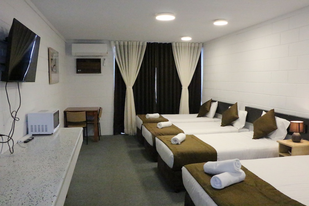 Family Room, Multiple Beds photo 1