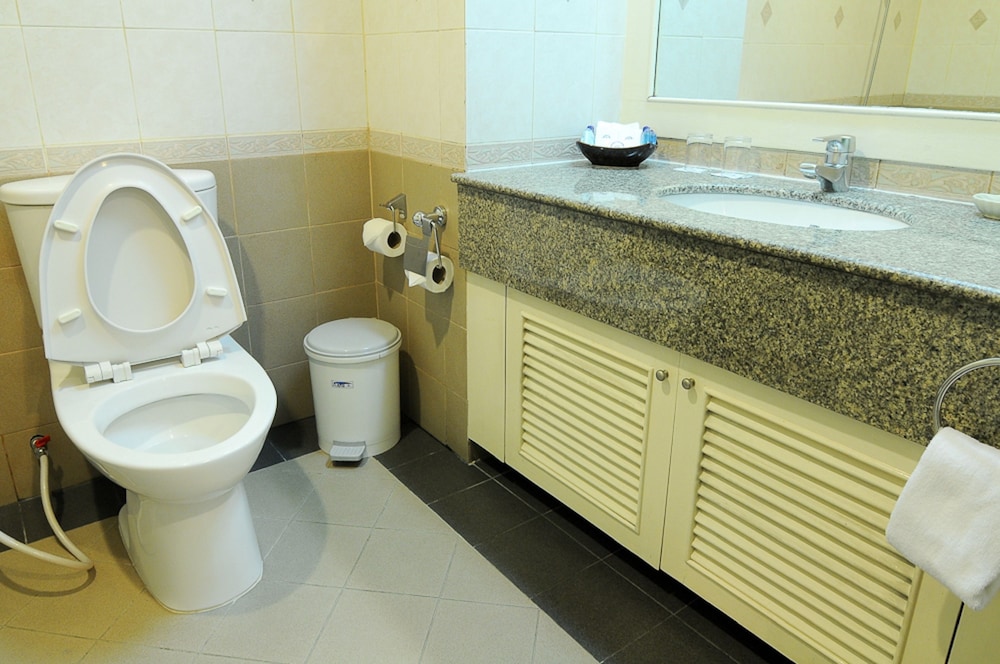 Executive Suite One-Bedroom Plus photo 3