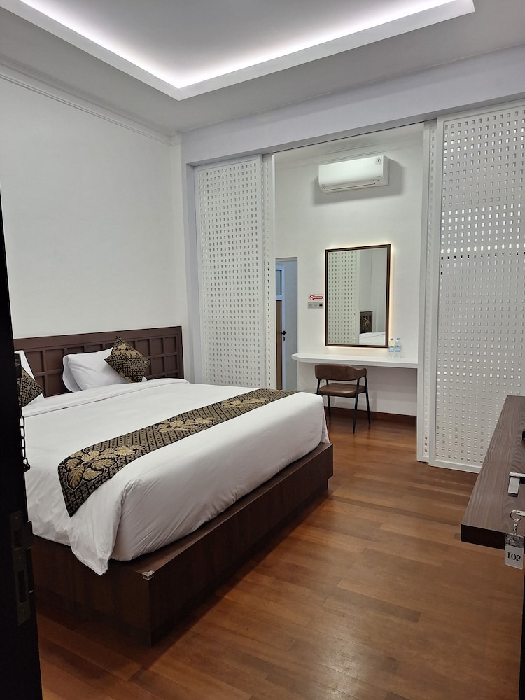 Deluxe Double or Twin Room photo 2