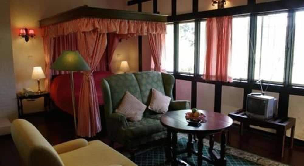 Suite, 1 Queen Bed, Mountain View photo 1