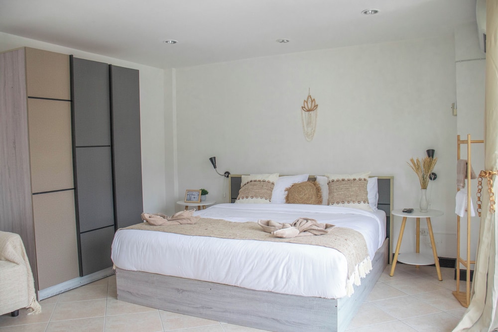 Standard Double Room, Balcony - Photo 4