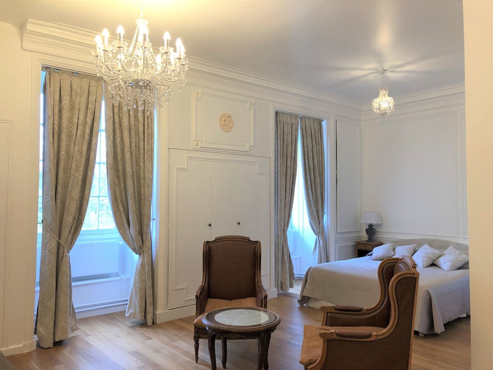 Contenporary suite photo 2