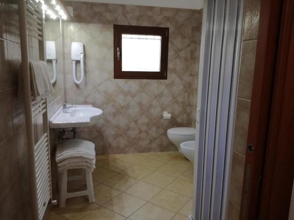 Standard Triple Room, Hill View