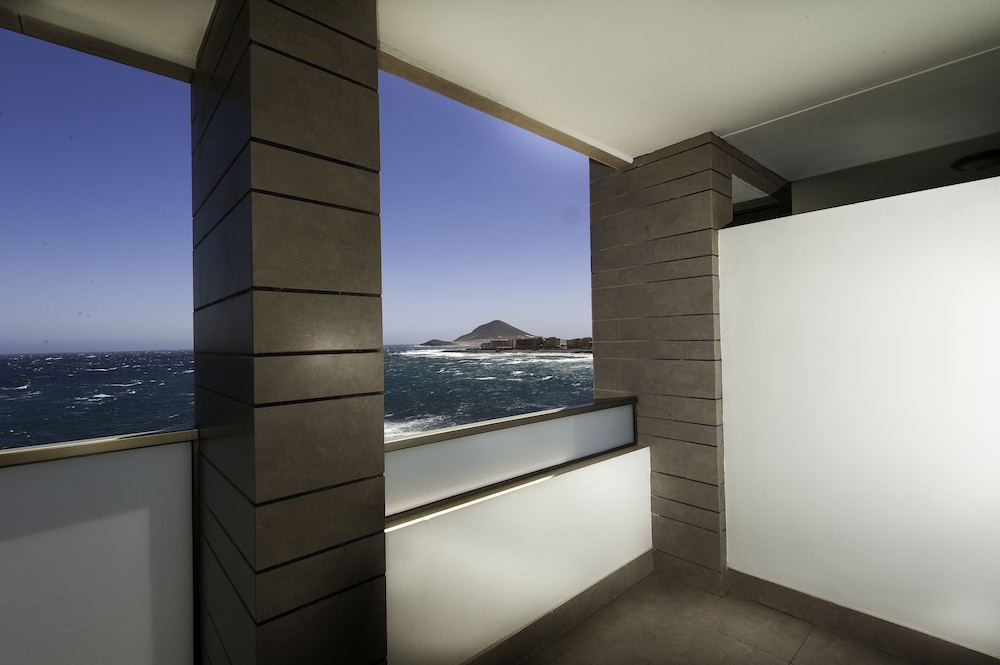 Junior Suite, Balcony, Sea View (Single use) thumbnail 5