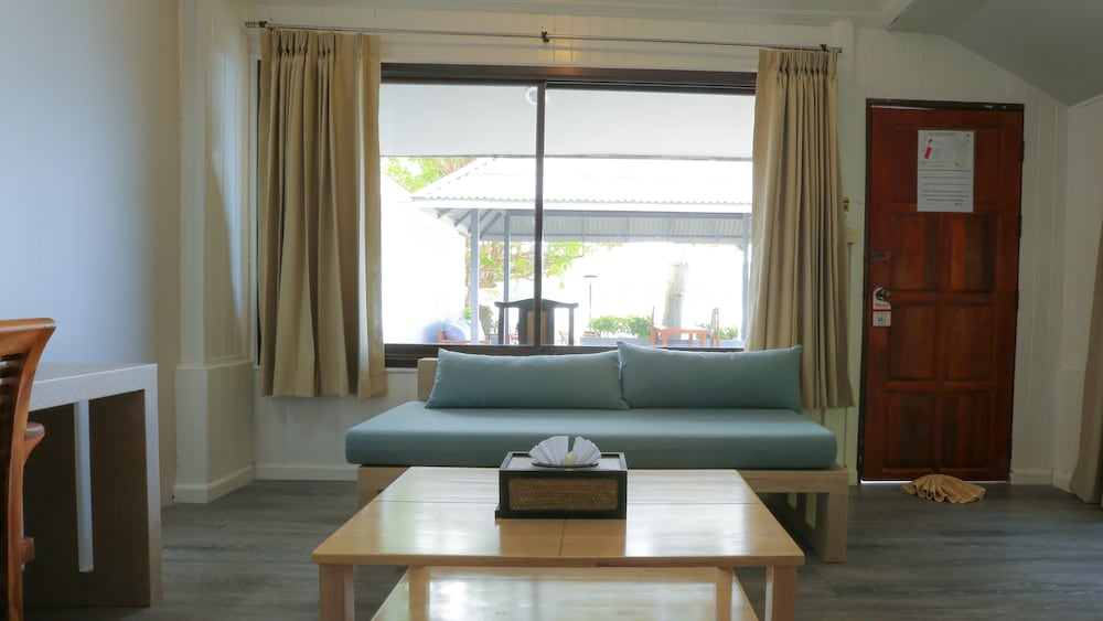 Villa Beachfront Terrace - Sea View photo 3