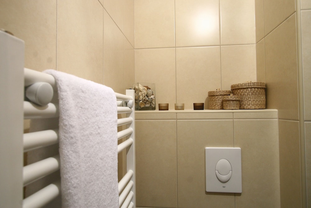 Double Room - Photo 6