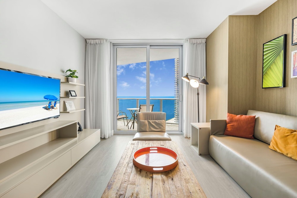 Luxury Apartment, 2 Bedrooms, Ocean View photo 1
