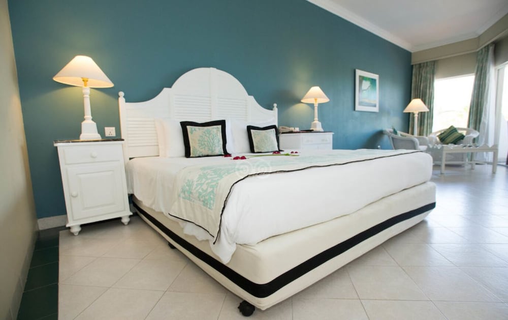 Superior Room, 1 King Bed, Sea View (Charm) - Photo 4