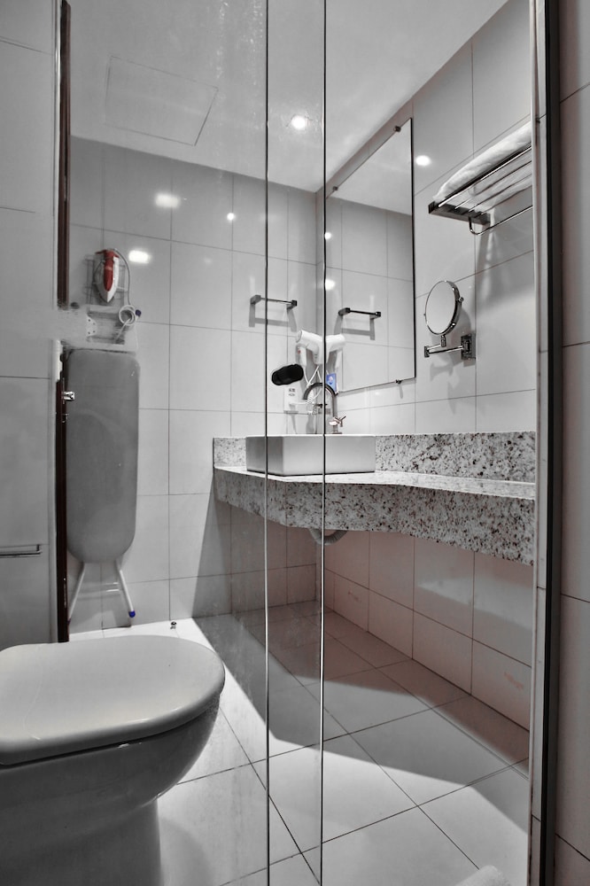 Deluxe Suite - Photo 9