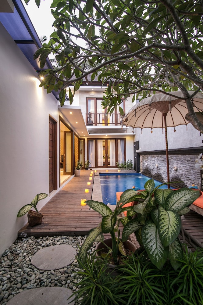 Villa, Smoking