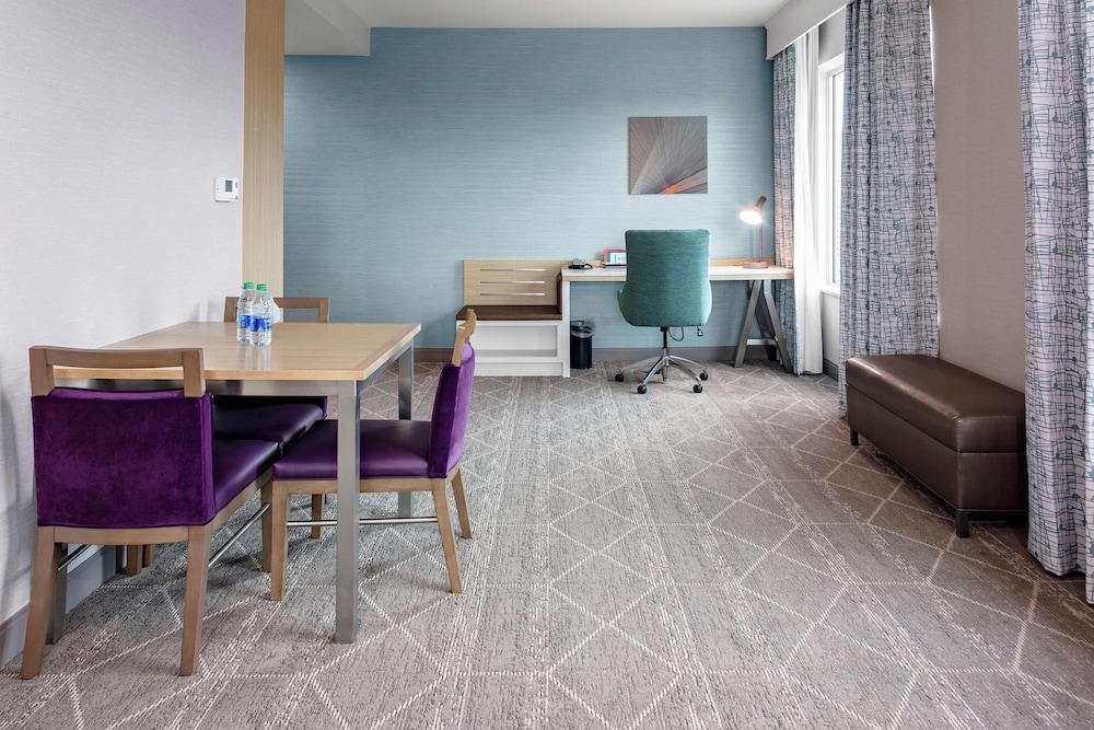 Suite, 1 Bedroom - Photo 1