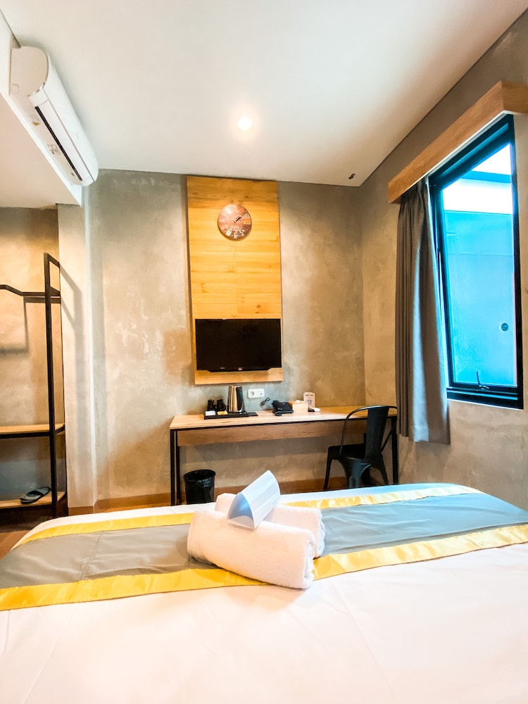 Deluxe Double Room - Photo 1