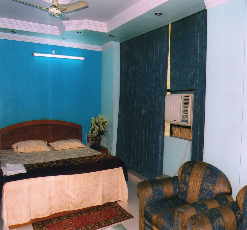 A/C Semi Deluxe Room